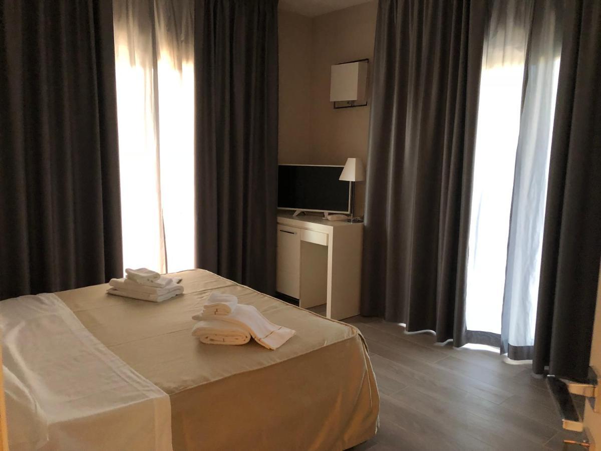 Hotel Boutique Carolina 마리나 디 카스타녜토 카르두치 외부 사진