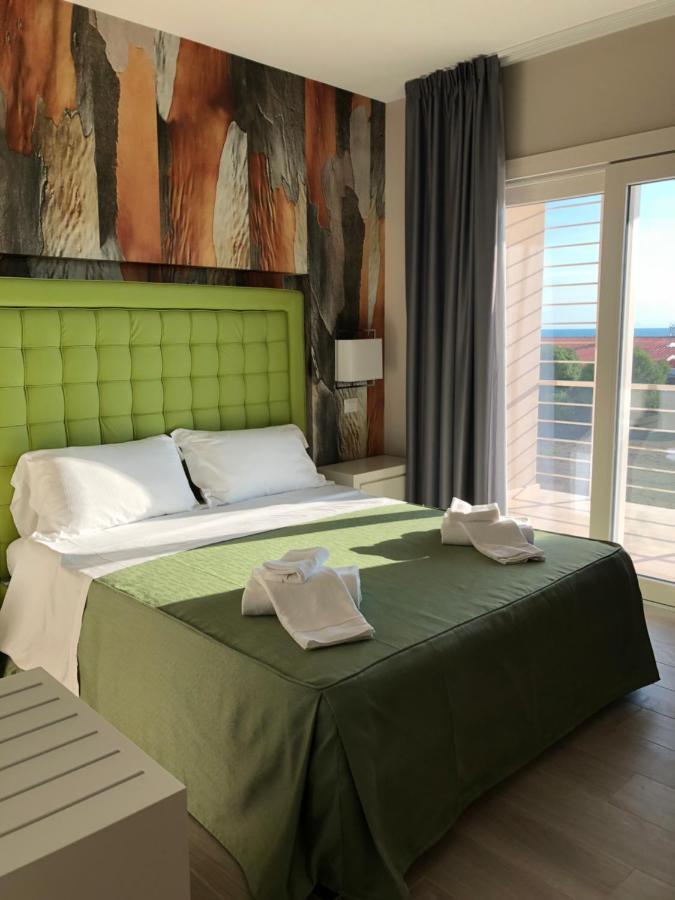 Hotel Boutique Carolina 마리나 디 카스타녜토 카르두치 외부 사진
